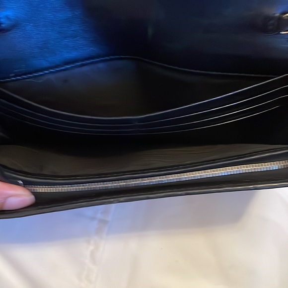 Gucci black monogram leather wallet on a chain - Picture 6 of 15